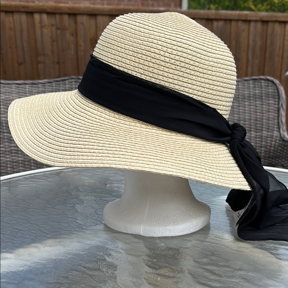 Mad Hatter Cream and Black Wide Brim Hat w Black 🎀 Ribbon